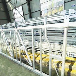 high quality hot dip galvanized cattle cow calf headlock in factory