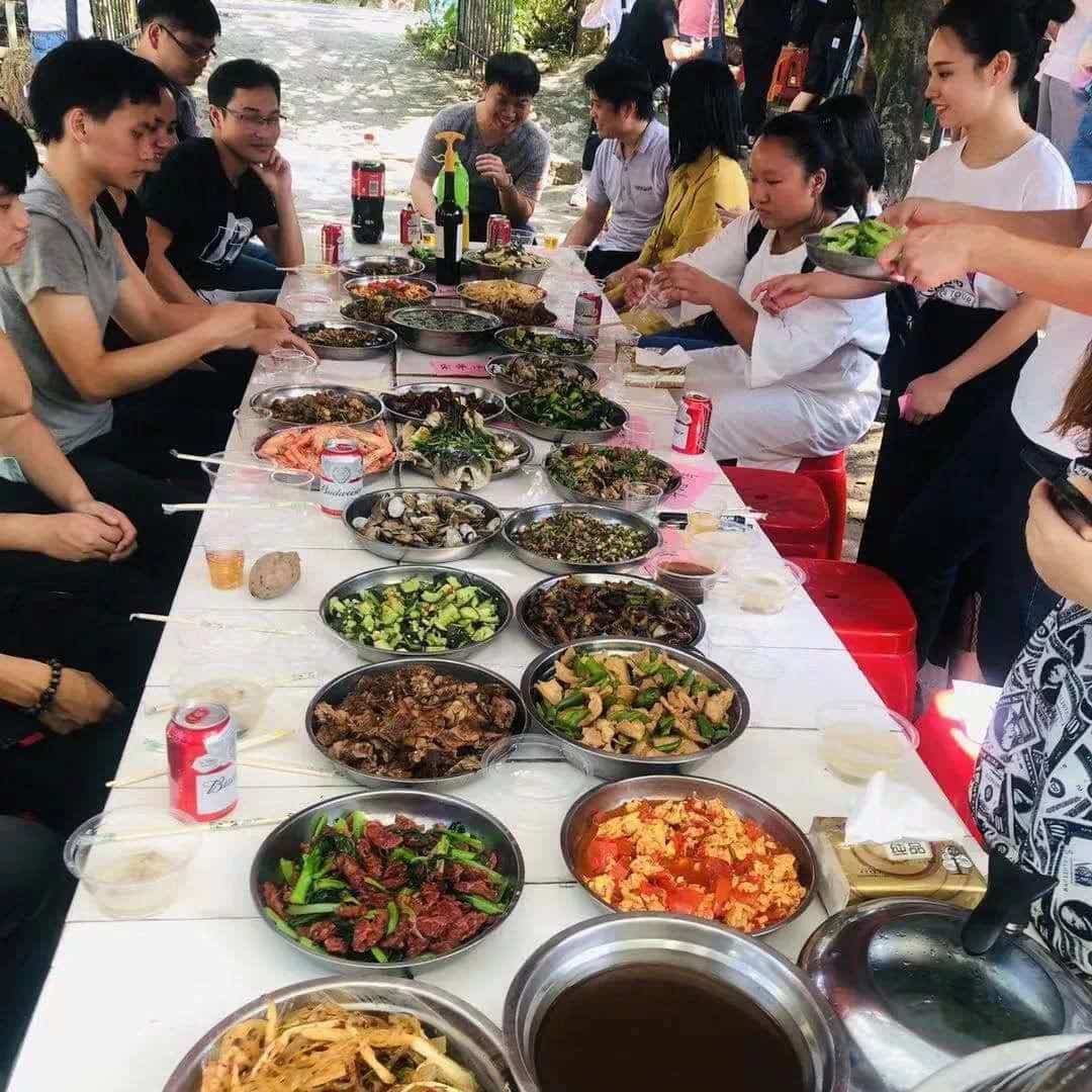 artizen company team building