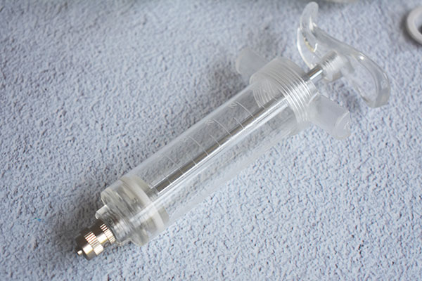 Veterinary Plastic Steel Syringe 13 DSC 0195