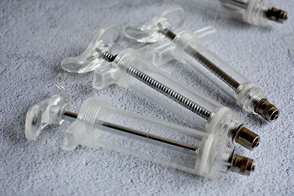 Veterinary Plastic Steel Syringe 12 DSC 0200